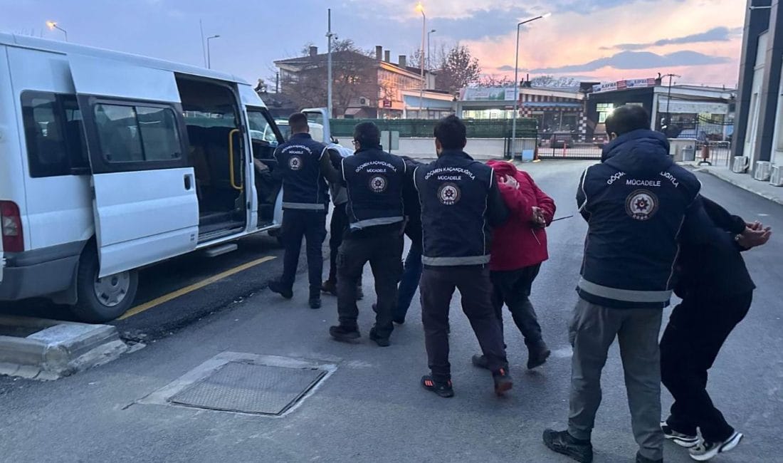 Göçmen Kaçakçıları Tutuklandı İl Emniyet Müdürlüğü ekiplerince yapılan çalışmalar sonucunda; Erzincan’a gelen bir