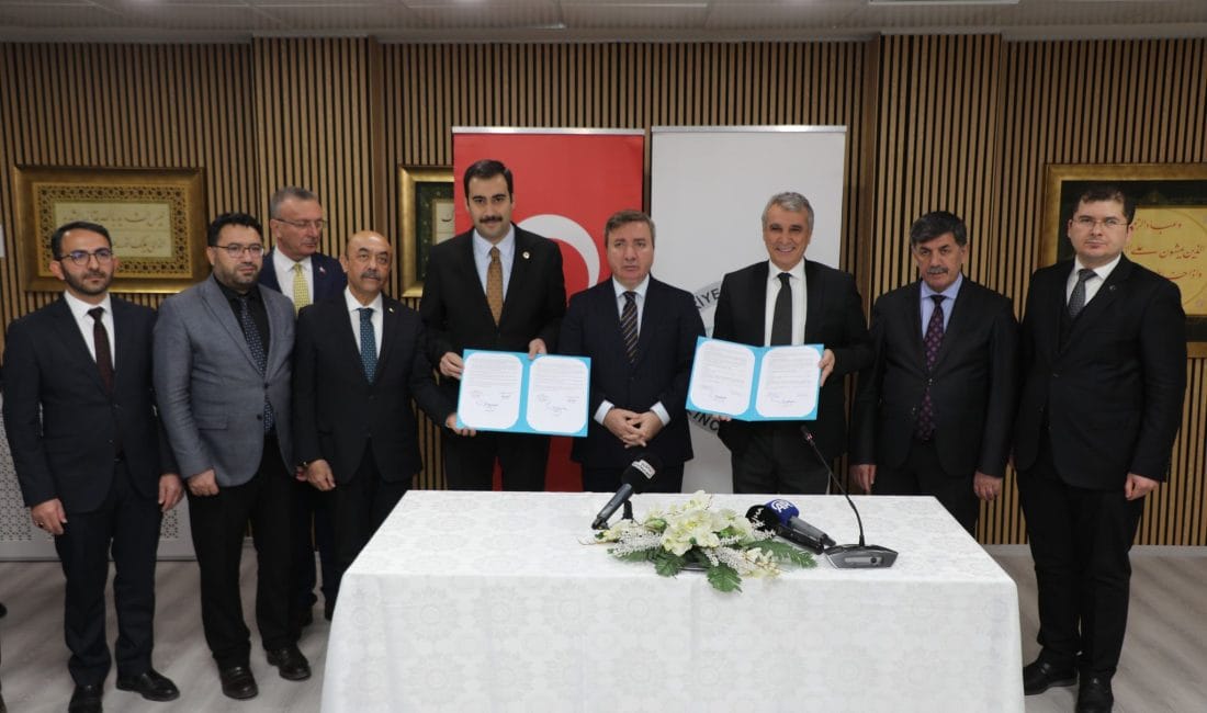 Erzincan’ın Kemah İlçesinde Öğretmenevi ve İlçe Müftülüğü hizmet binası, Kur’an