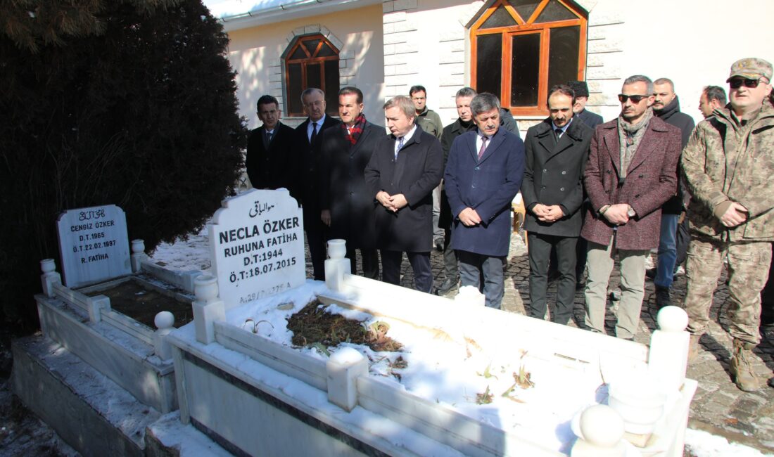 Trafik kazasında hayatını kaybeden Erzincansporlu futbolcular Vedat Çimen, Cumhur Alan