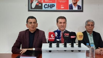 CHP Erzincan Milletvekili Mustafa Sarıgül, CHPErzincan İl Başkanlığında bir basın