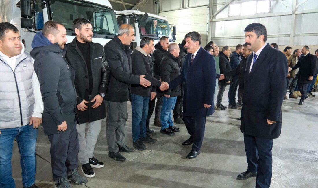 Belediye Başkanı Bekir Aksun, Su ve Kanalizasyon Müdürlüğü çalışanları ile