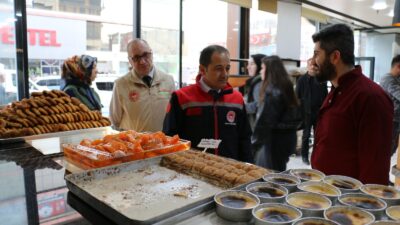 Ramazan Bayramına birkaç günlük zaman kaldı. Çarşı pazarda büyük bir
