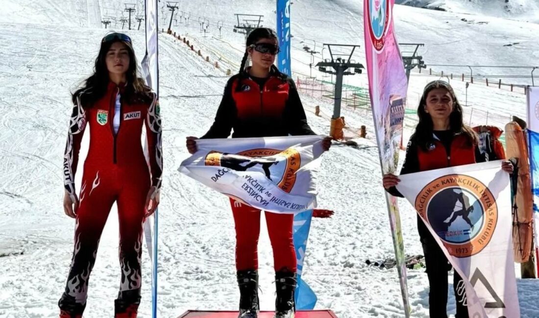 Erzincan Dağcılık ve Kayakçılık İhtisas Spor Kulübü (EDKİK) sporcuları rekor