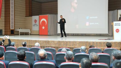 Erzincan Müftülüğü Konferans Salonu’nda, din görevlileri ve vatandaşların katılımıyla “Metaverse