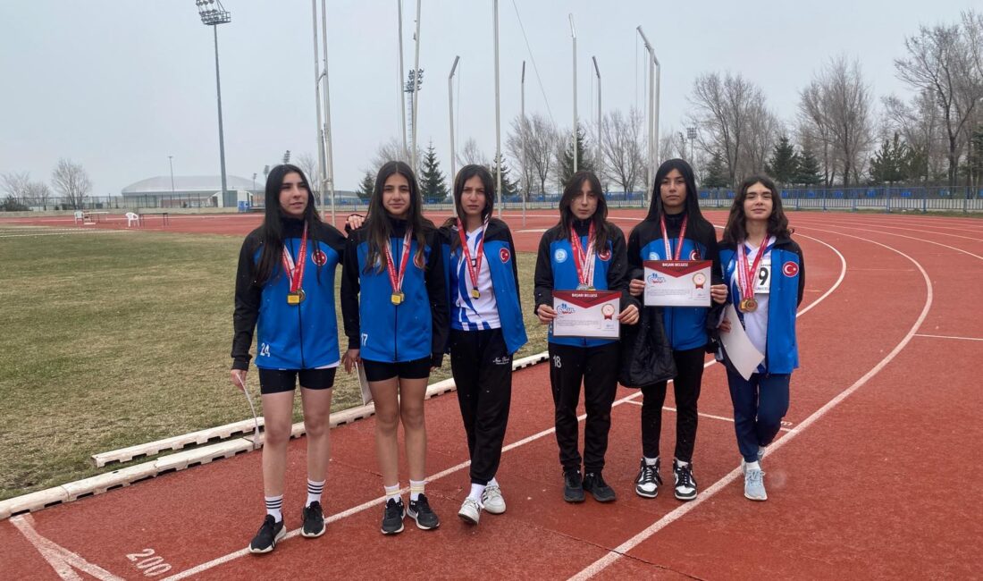 Erzincan Ortaokulu öğrencileri, Erzurum’da düzenlenen Yıldızlar Kızlar Atletizm Grup Müsabakalarında