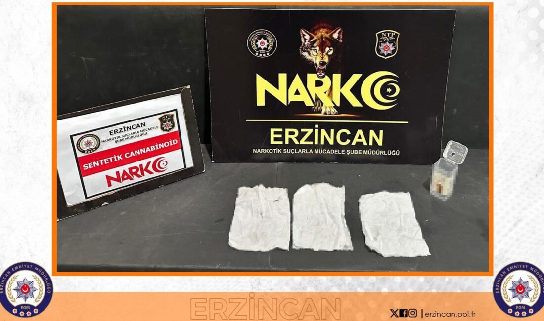 Yöntemleri Pes Dedirtti Peçeteye Emdirilmiş Uyuşturucu Ele Geçirildi