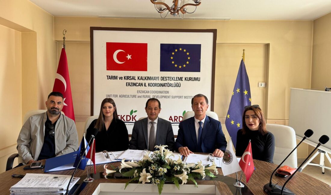 Erzincan’da Toplu Sera Bölgesinde İmzalar Atılıyor
