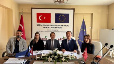 Erzincan’da Toplu Sera Bölgesinde İmzalar Atılıyor