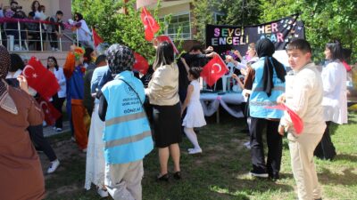 Erzincan Yurt öğrencilerinden “Engeller Sevgiyle Aşılır” etkinliği