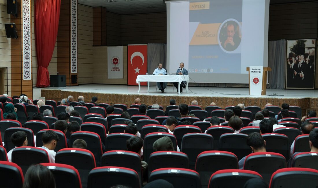 Edebiyatçı Yazar Sadık Yalsızuçanlar ile il müftülüğü konferans salonunda bir
