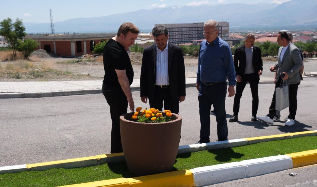 Erzincan Belediyesi yeşil yaşam alanları oluşturmaya da devam ediyor.