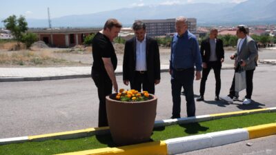 Erzincan Belediyesi yeşil yaşam alanları oluşturmaya da devam ediyor.
