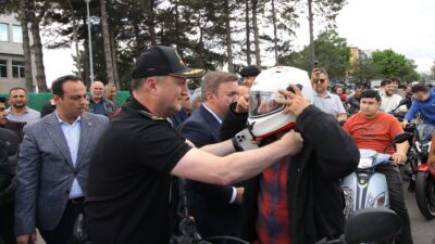 Vali Hamza Aydoğdu ve beraberindeki protokol üyeleri tarafından kaskı olmayan