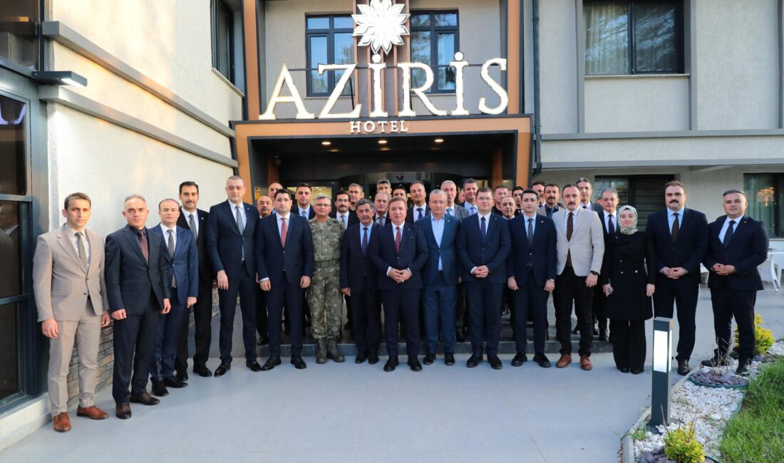 Erzincan Valisi Hamza Aydoğdu tayini çıkan vali yardımcılarına ve kaymakamlarına
