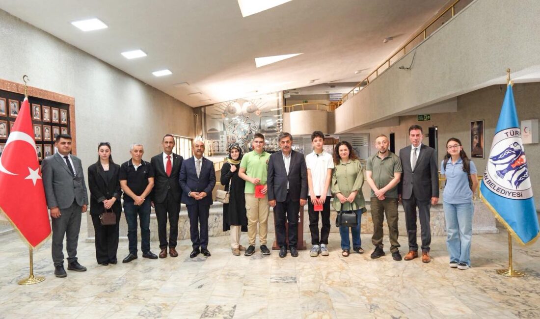 2025 LGS Türkiye Birincileri Başkan Aksun’un Misafiri Oldu Erzincan Belediye Başkanı Bekir Aksun, 2025 Liselere Geçiş Sistemi (LGS)