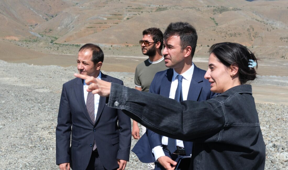 Erzincan Vali Yardımcısı Hüseyin Aydın Besi OSB’de yürütülen çalışmaları inceledi…
