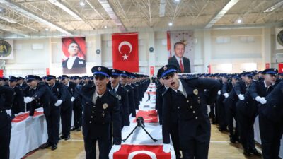 Erzincan Polis Meslek Eğitim Merkezinde (POMEM) eğitimlerini başarıyla tamamlayan 449