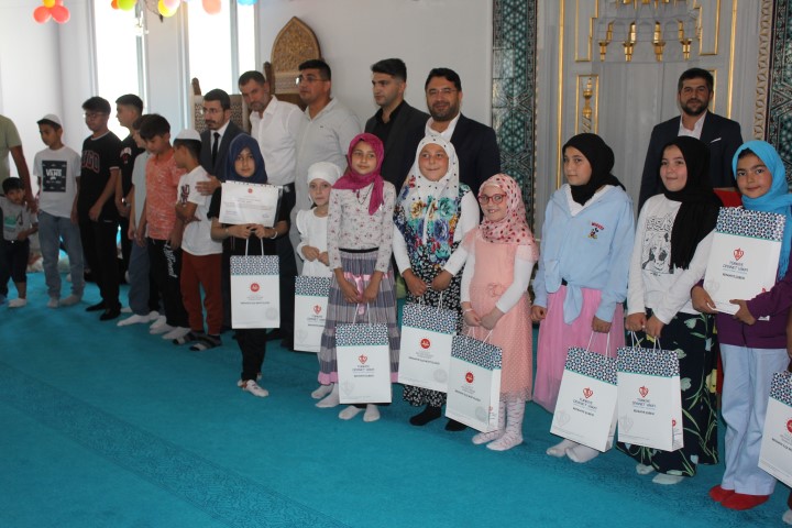Refahiye İlçesinde "Yaz Kur'an Kursları Kapanış Programı" Düzenlendi