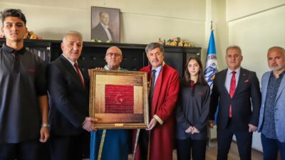 Ahilik Komitesi Üyelerinden Belediye Başkanı Bekir Aksun’a ziyaret.