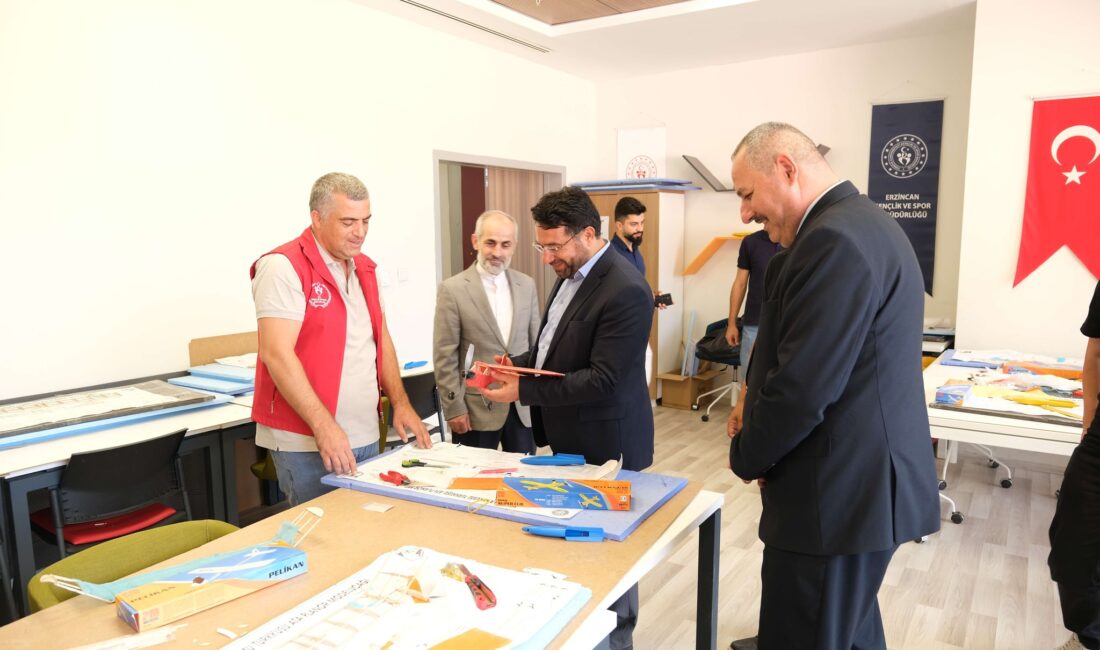 Değer Erzincanspor Kulübü Ofisi’ni ziyaret ederek koordinatör hocalardan çalışmalar hakkında