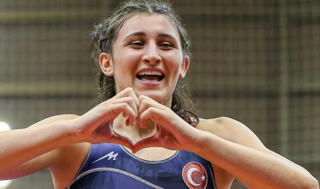 Elmira Yasin, dünya üçüncüsü olarak bronz madalya kazandı.