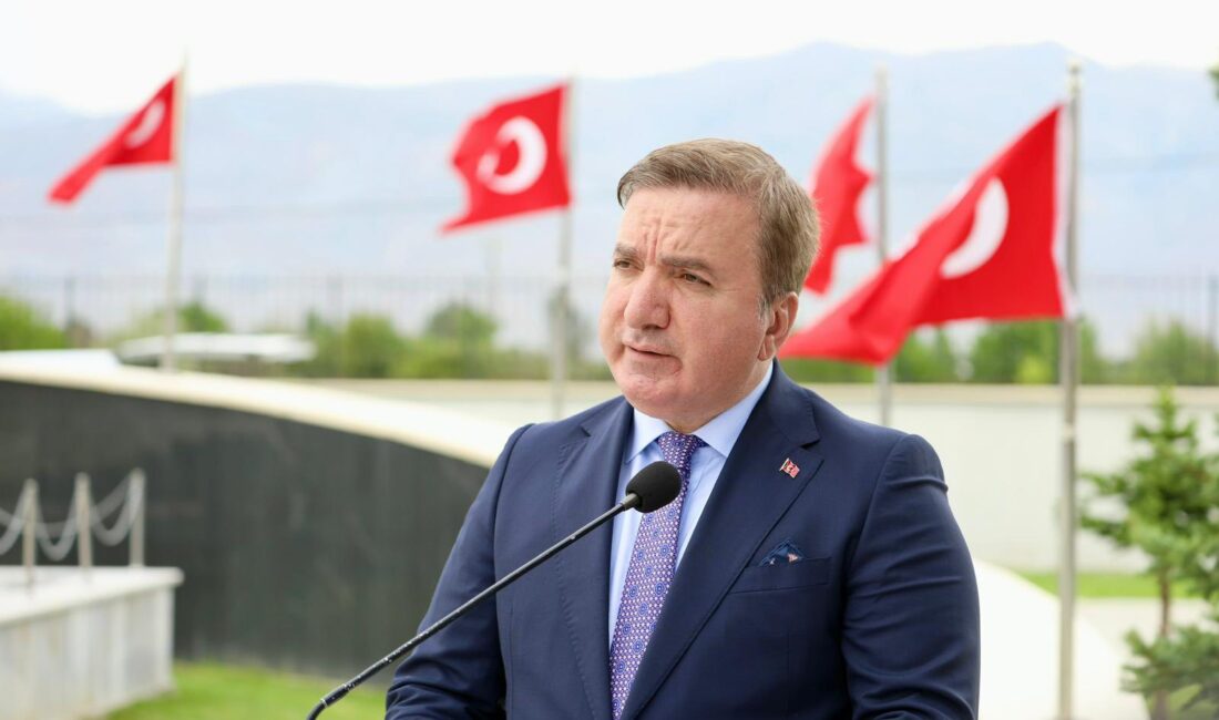 Erzincan Valisi Hamza Aydoğdu’nun “29 Ekim Cumhuriyet Bayramı” Kutlama Mesajı Erzincan Valisi Hamza Aydoğdu “29 Ekim Cumhuriyet Bayramı” dolayısıyla kutlama