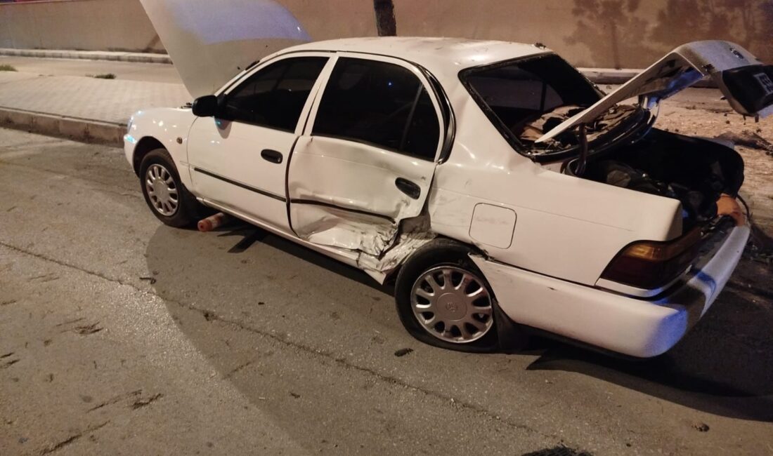 Erzincan’da iki otomobilin çarpışması sonucu meydana gelen trafik kazasında 1