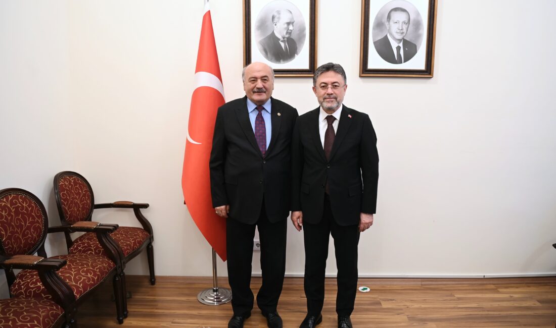 Milletvekili Karaman Bakan Yumaklı İle Görüştü Erzincan Milletvekili Süleyman Karaman, Erzincan için önemli konularda destek istedi.