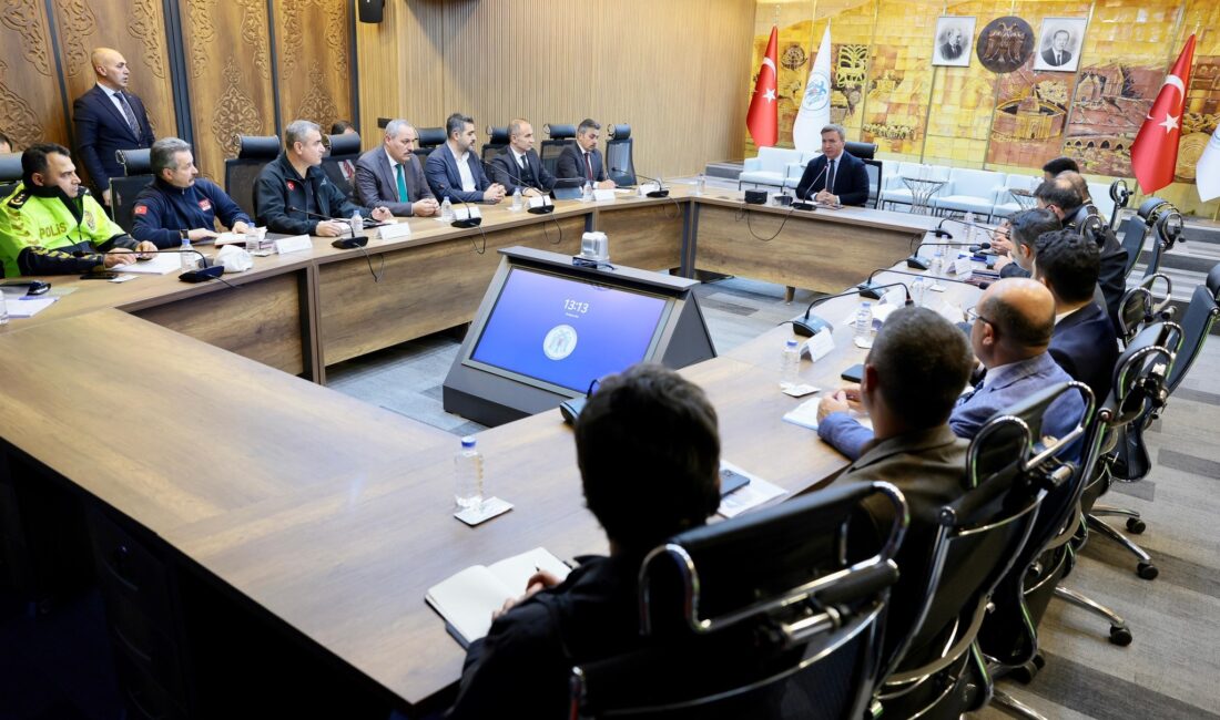 Erzincan Valisi Hamza Aydoğdu başkanlığında, "Kış Mevsimi Trafik Tedbirleri Koordinasyon