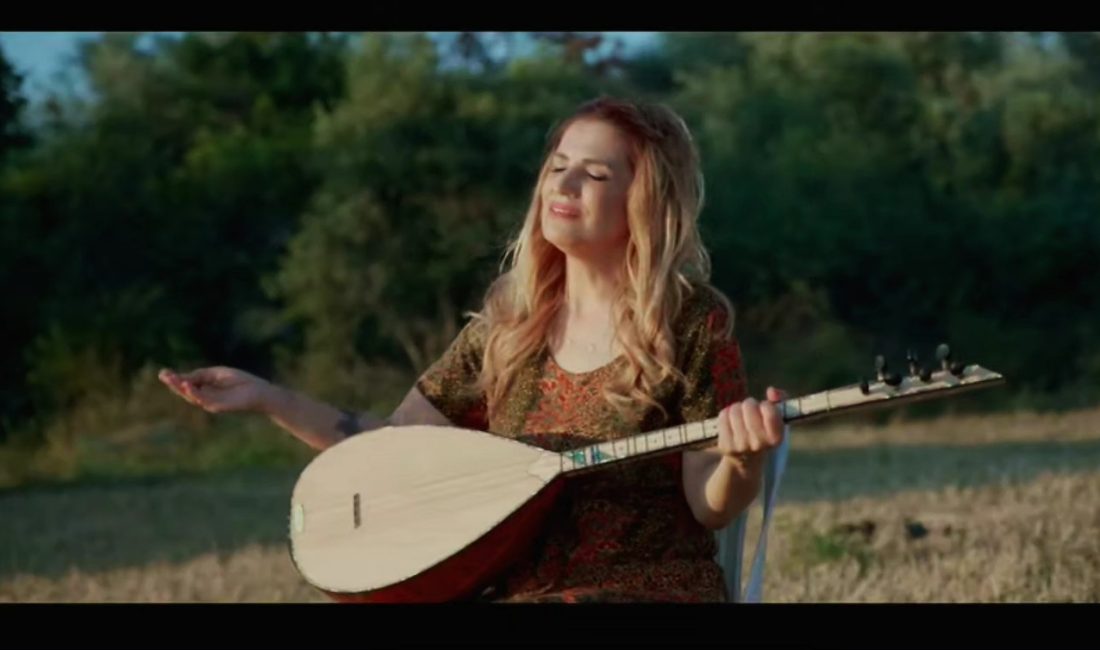 Sürüvvet Canpolat Türkülerle Gönüllere Dokunuyor Erzincan nüfusuna kayıtlı olan kendine özgü sesi, güçlü yorumu ve