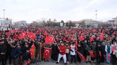 Erzincan Valiliği tarafından “İstiklal Bayrakla, İstikbal Maarifle” temasıyla düzenlenen program,
