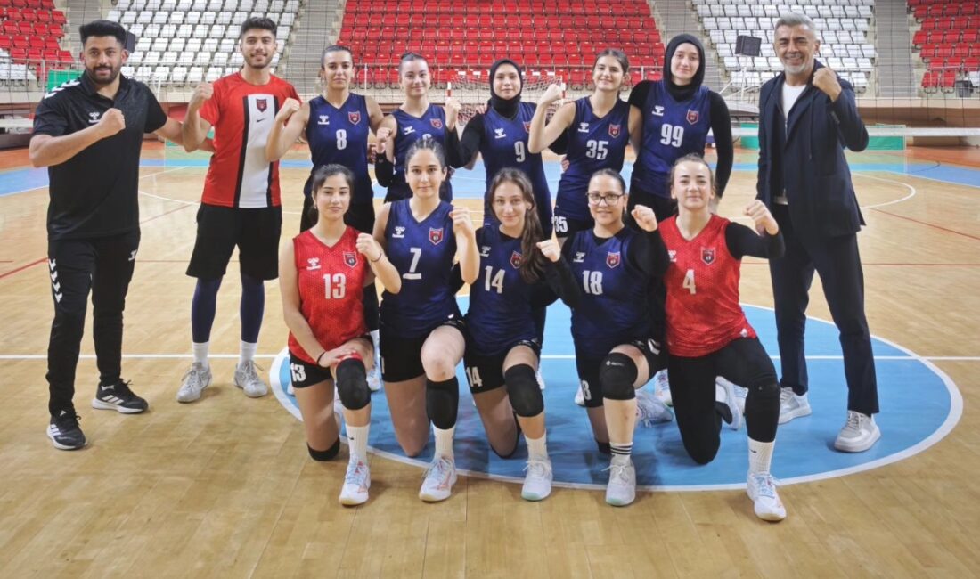 Şampiyon Vefanın Sultanları Erzincan’da düzenlenen Genç Kızlar Voleybol İl Şampiyonası büyük bir heyecana