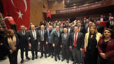 CHP Erzincan Milletvekili Mustafa Sarıgül, deprem bölgesindeki temaslarını sürdürüyor. Osmaniye