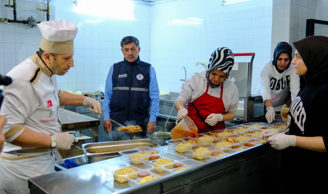 Erzincan Belediyesi, Ramazan ayı boyunca ihtiyaç sahibi ve yaşlı vatandaşlara