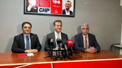 CHP Erzincan Milletvekili Mustafa Sarıgül, CHP Erzincan İl Başkanlığında düzenlediği