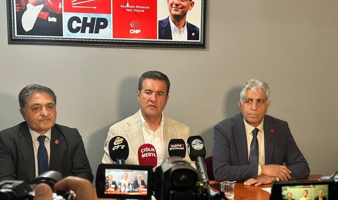 CHP Erzincan Milletvekili Mustafa Sarıgül, CHP Erzincan İl Başkanlığında bir