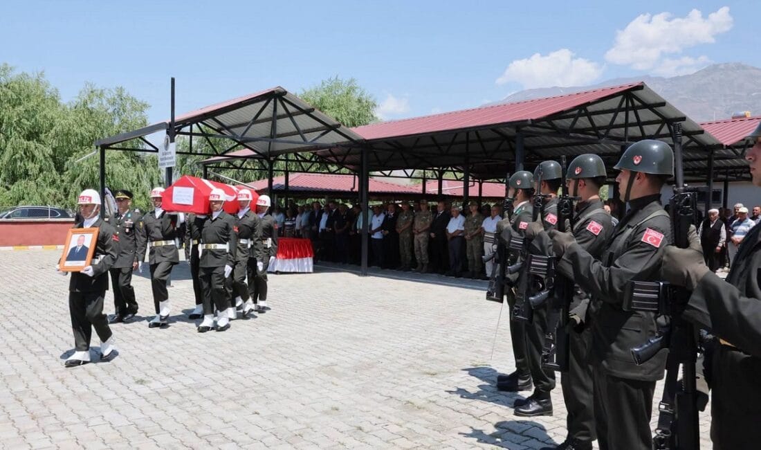 Kıbrıs Gazisi merhum Zeynal Güngör, Erzincan'ın Altınbaşak Beldesi Cemevi'nde düzenlenen