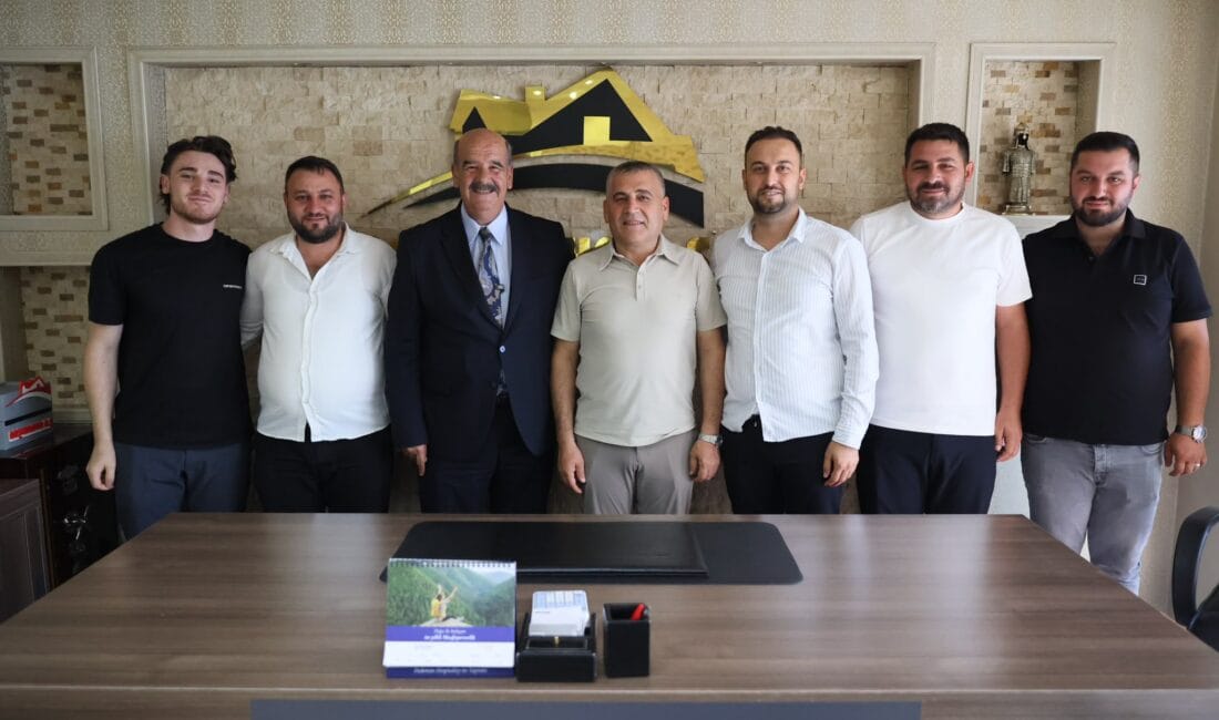 Süleyman Tan: Senin Odan, Senin Sesin Erzincan Ticaret ve Sanayi Odası Başkan Adayı Süleyman Tan, beraberindeki