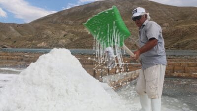 Erzincan’ın Kemah ilçesinde asırlardır geleneksel yöntemlerle üretilen Kemah Doğal Kaynak