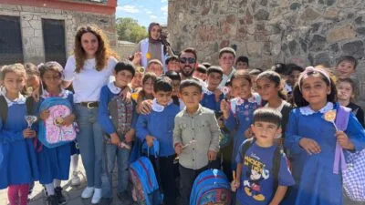 Erzincan ve Erzurum’un köylerinde eğitim gören çocuklara ulaşan Umutlu Yarınlar