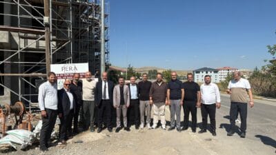 Erzincan Ticaret ve Sanayi Odası Başkan Adayı Süleyman Tan, beraberindeki