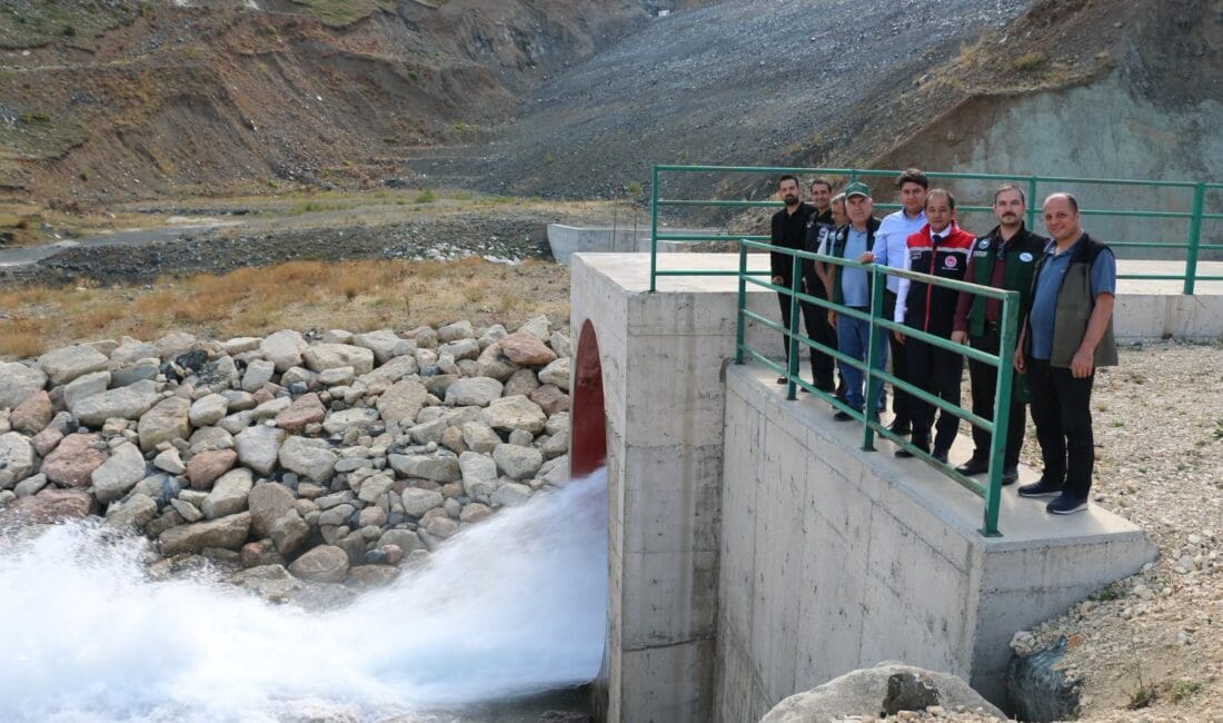 Turnaçayırı Barajı’nda Çalışmalar Sürüyor Erzincan’ın Çayırlı ilçesinde yapımı sürdürülen Turnaçayırı Barajı ve sulama projesinde