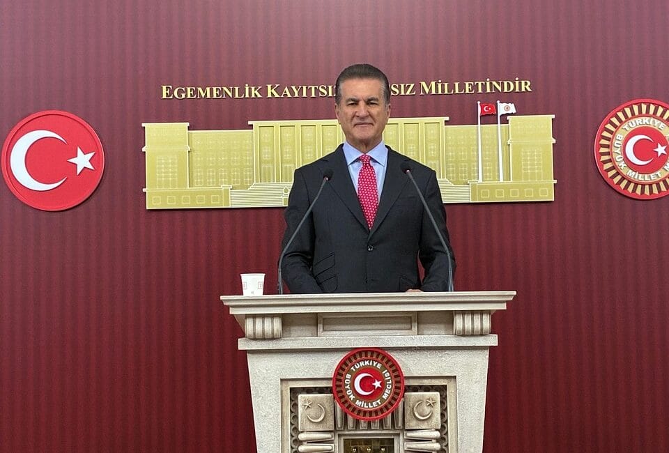 Sarıgül: 25 Yıllık Bir İktidar Kaynak Yok Diyemez Yeni Parti Erzincan Milletvekili Mustafa Sarıgül, TBMM’de yaptığı basın toplantısında
