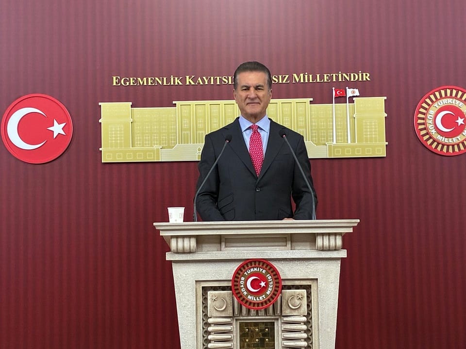 Yeni Parti Erzincan Milletvekili Mustafa Sarıgül, TBMM’de yaptığı basın toplantısında