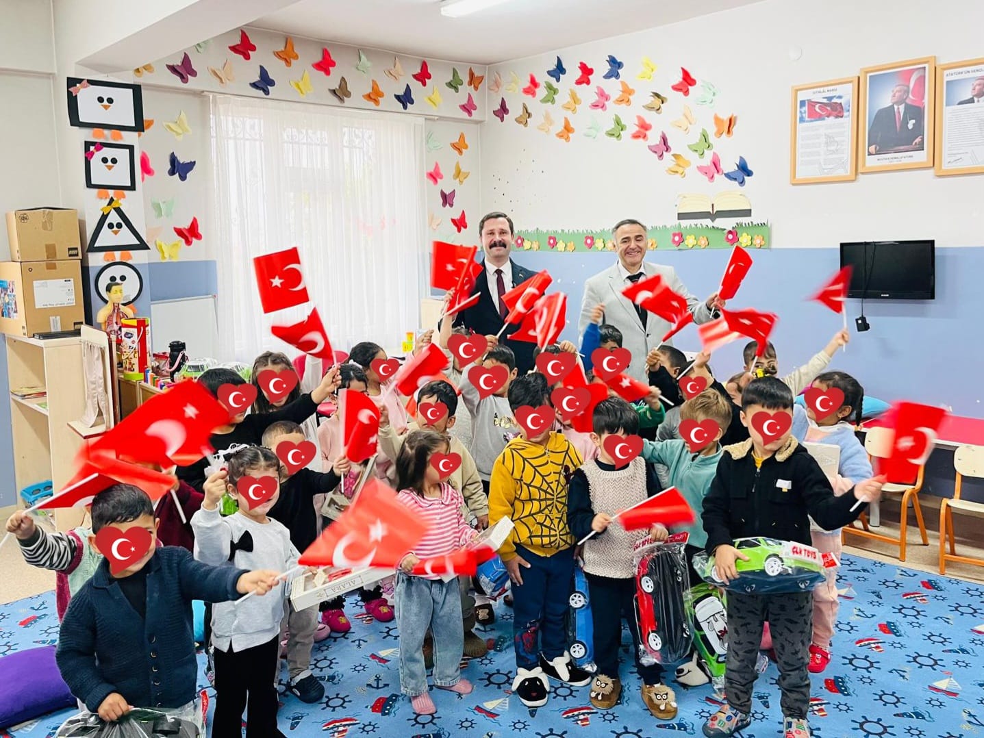 Ülkü Ocakları Erzincan İl Başkanlığı, anaokullarını ziyaret ederek minik öğrencilere